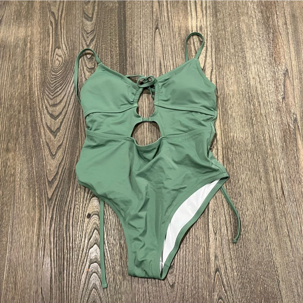 NWOT PINK Victoria's Secret One Piece Swimsuit Cut-Out Keyhole Front Green L